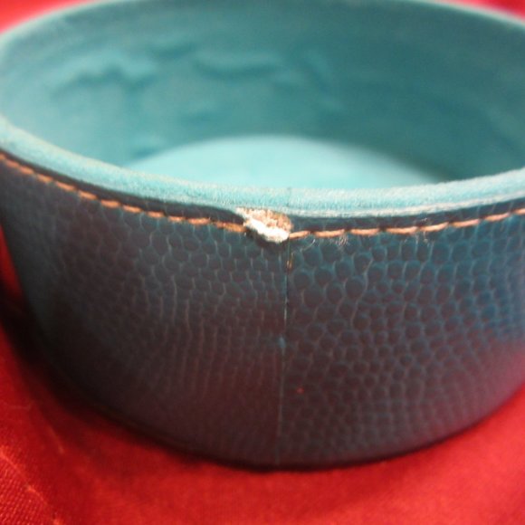 DECORATIVE BOXES, ONE BLUE FAUX LEATHER, ONE CREAM CLOTH & RIBBONS - Picture 7 of 7